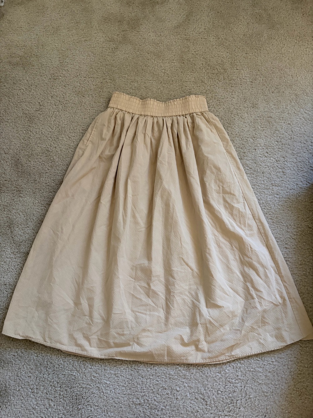 Uniqlo women’s Light Beige Gathered Skirt size M